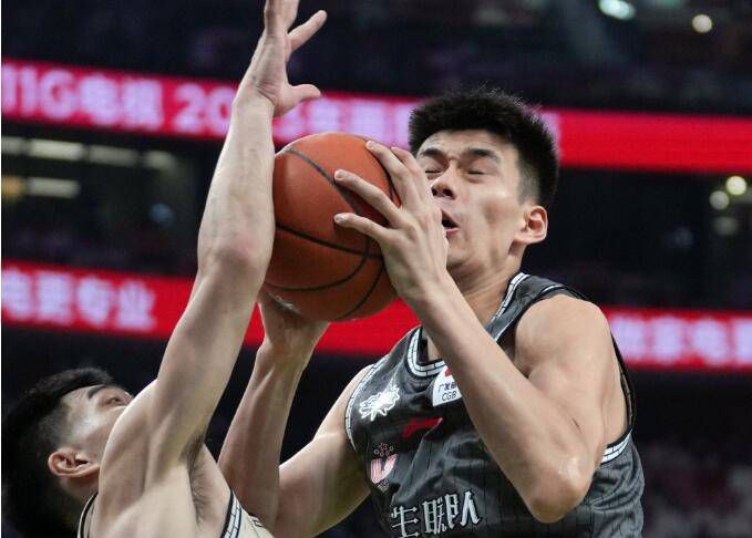 按照种姓的不同，孩子们被安排在不司的床位;就是在医院，贱民也受到鄙夷和唾弃。